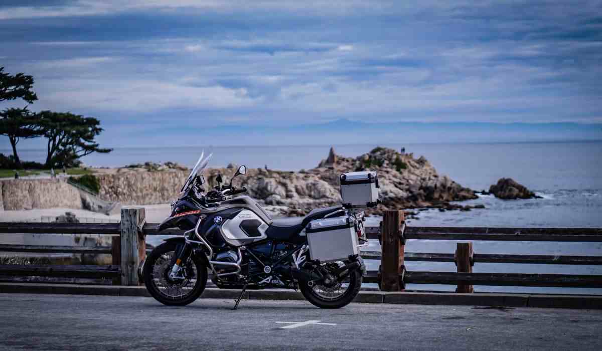 BMW Motorrad Navigator VI: Is It the Best GPS for BMW Motorcycle Owners?