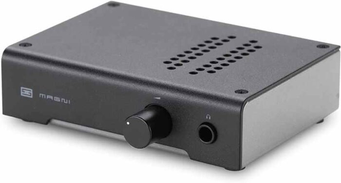 amp-for-best-audiophile-headphones-for-gaming