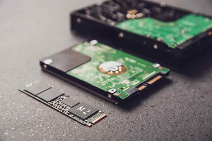 things-to-consider-before-buying-laptop-SSD-HDD