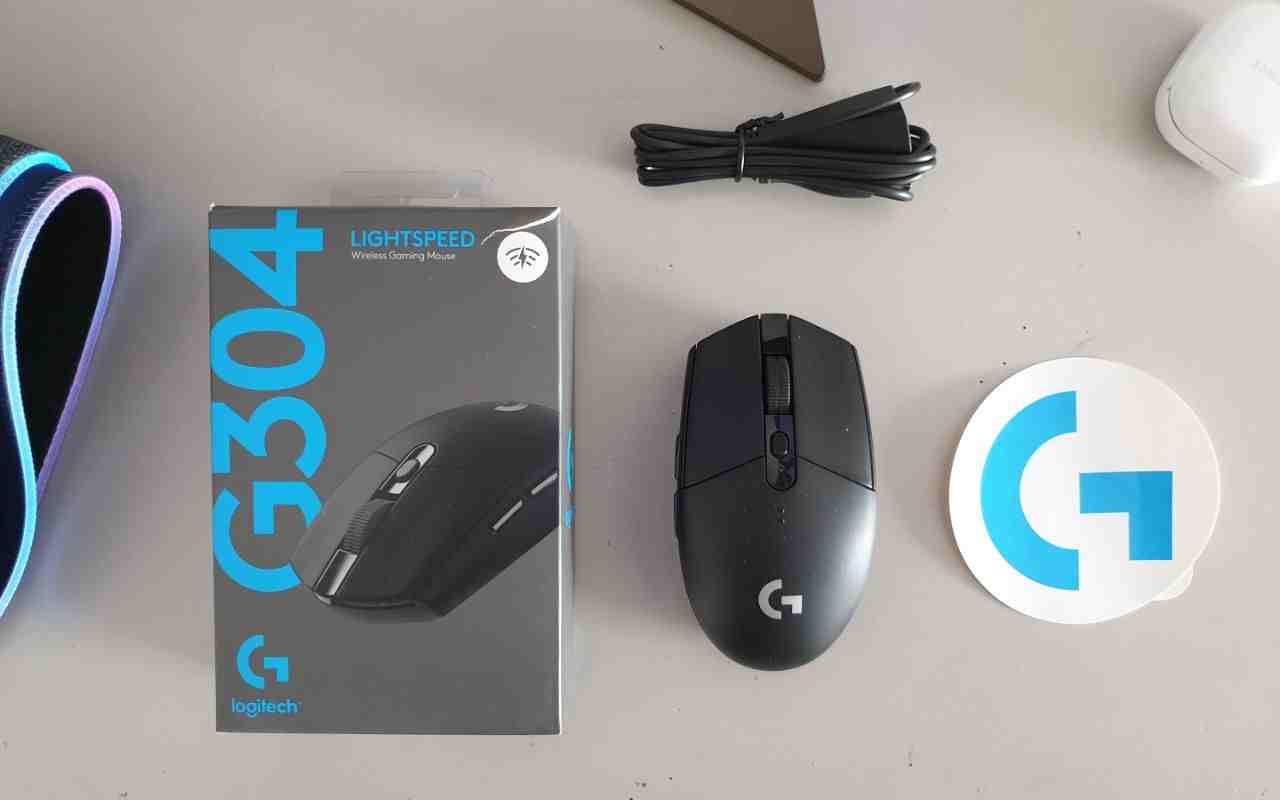 Logitech-g305-wireless-gaming-mouse-review-in-the-box-content